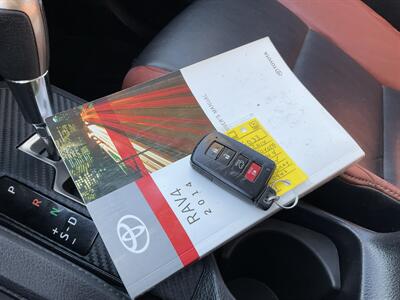 2014 Toyota RAV4 Limited   - Photo 28 - Acton, MA 01720
