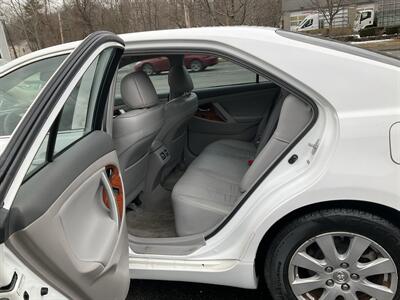 2009 Toyota Camry XLE V6 - Photo 9 - Acton, MA 01720