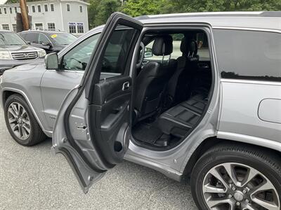 2018 Jeep Grand Cherokee Overland - Photo 14 - Acton, MA 01720