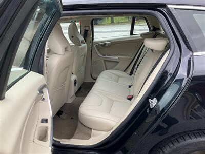 2015 Volvo V60 T5 Premier   - Photo 11 - Acton, MA 01720