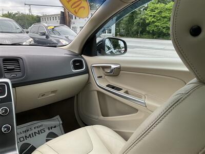 2015 Volvo V60 T5 Premier   - Photo 13 - Acton, MA 01720