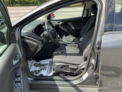 2017 Ford Focus SE   - Photo 12 - Acton, MA 01720