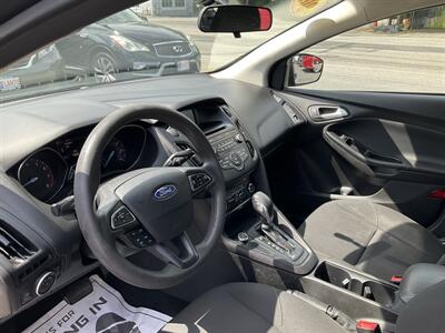 2017 Ford Focus SE   - Photo 13 - Acton, MA 01720