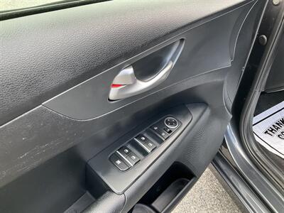 2020 Kia Forte LXS   - Photo 14 - Acton, MA 01720