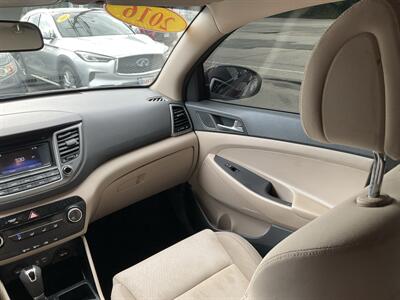 2017 Hyundai TUCSON SE - Photo 18 - Acton, MA 01720
