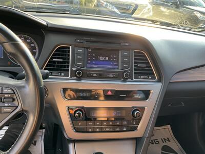 2015 Hyundai SONATA Limited - Photo 27 - Acton, MA 01720