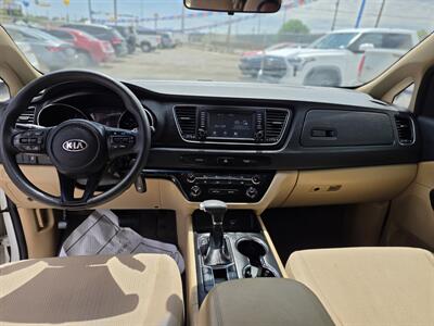 2019 Kia Sedona LX - Photo 2 - Canutillo, TX 79835