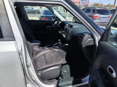 2017 Kia Soul   - Photo 10 - Canutillo, TX 79835