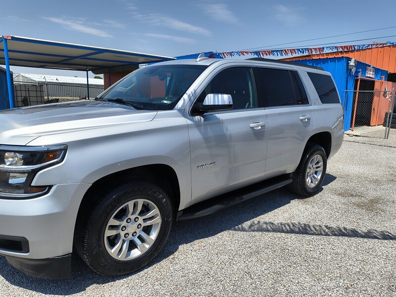 2019 Chevrolet Tahoe LT   - Photo 1 - Canutillo, TX 79835