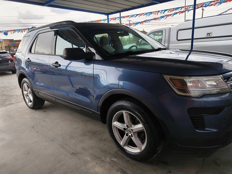2018 Ford Explorer   - Photo 1 - Canutillo, TX 79835