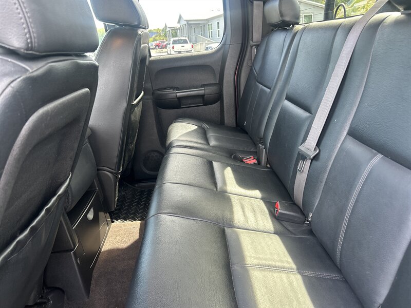 2013 Chevrolet Silverado 2500 LT - Photo 37 - Cleveland, GA 30528