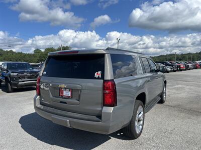 2019 Chevrolet Suburban LT   - Photo 8 - Cleveland, GA 30528