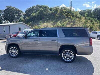 2019 Chevrolet Suburban LT   - Photo 4 - Cleveland, GA 30528