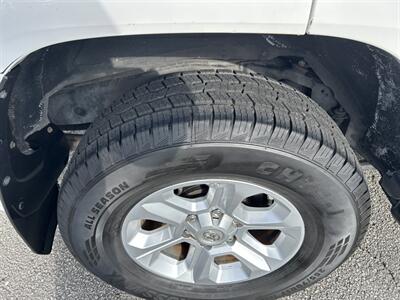 2017 Toyota 4Runner SR5   - Photo 46 - Cleveland, GA 30528
