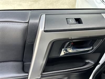 2017 Toyota 4Runner SR5   - Photo 33 - Cleveland, GA 30528