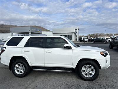 2017 Toyota 4Runner SR5   - Photo 9 - Cleveland, GA 30528