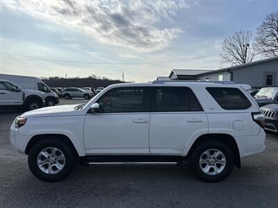 2017 Toyota 4Runner SR5   - Photo 3 - Cleveland, GA 30528