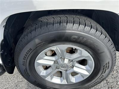 2017 Toyota 4Runner SR5   - Photo 52 - Cleveland, GA 30528