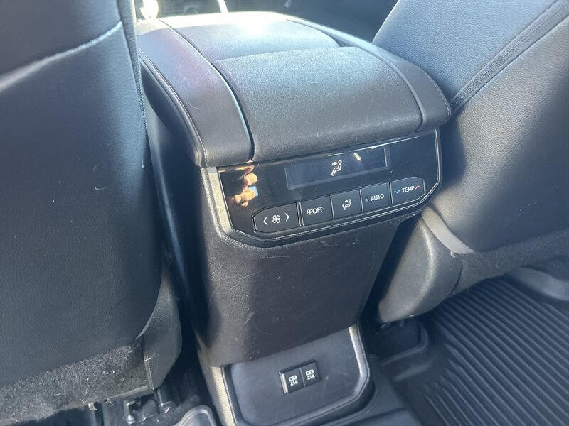 2021 Toyota Highlander XLE - Photo 35 - Cleveland, GA 30528
