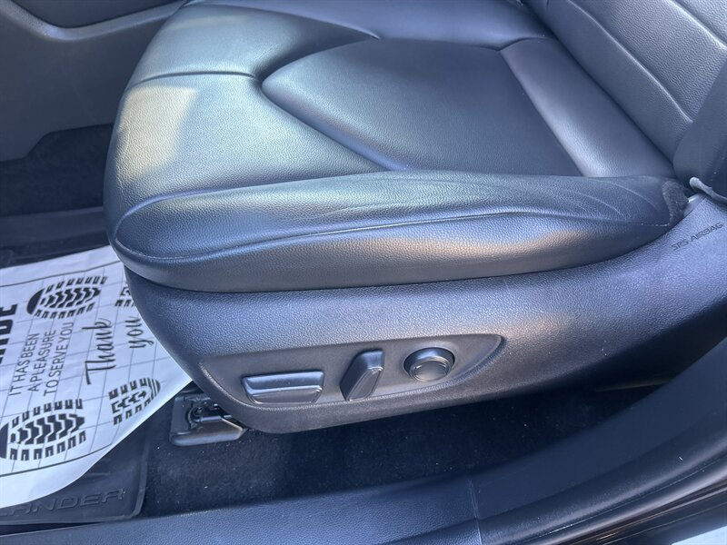 2021 Toyota Highlander XLE - Photo 13 - Cleveland, GA 30528