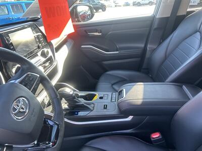 2021 Toyota Highlander XLE - Photo 16 - Cleveland, GA 30528