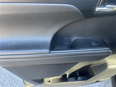 2021 Toyota Highlander XLE - Photo 34 - Cleveland, GA 30528