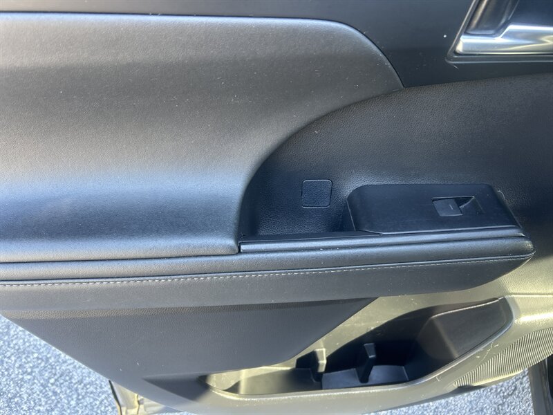 2021 Toyota Highlander XLE - Photo 34 - Cleveland, GA 30528
