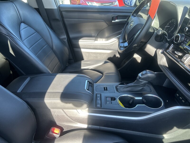 2021 Toyota Highlander XLE - Photo 53 - Cleveland, GA 30528