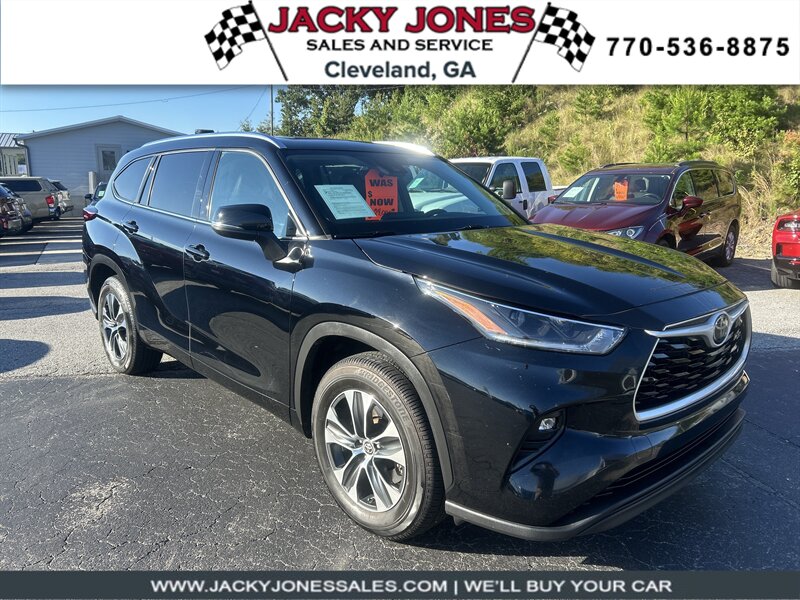 2021 Toyota Highlander XLE   - Photo 1 - Cleveland, GA 30528