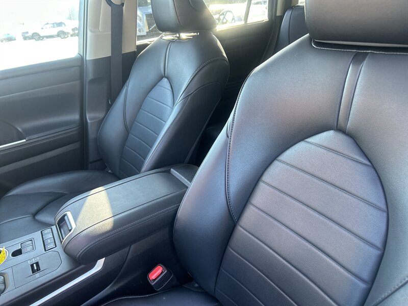 2021 Toyota Highlander XLE - Photo 15 - Cleveland, GA 30528