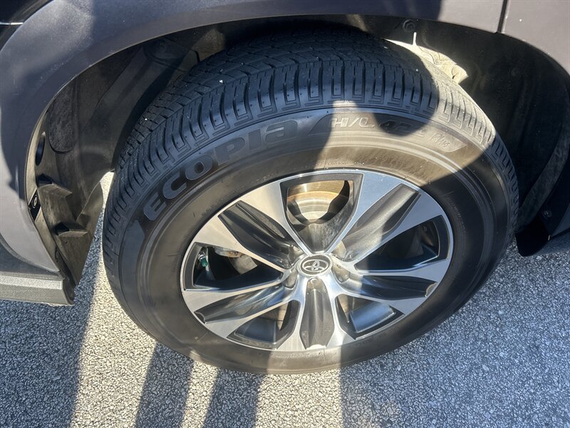 2021 Toyota Highlander XLE - Photo 46 - Cleveland, GA 30528