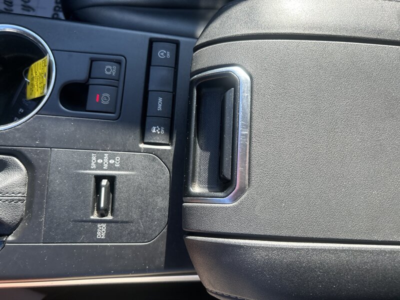 2021 Toyota Highlander XLE - Photo 24 - Cleveland, GA 30528