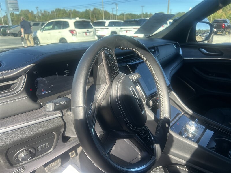2022 Jeep Grand Cherokee L Overland - Photo 18 - Cleveland, GA 30528