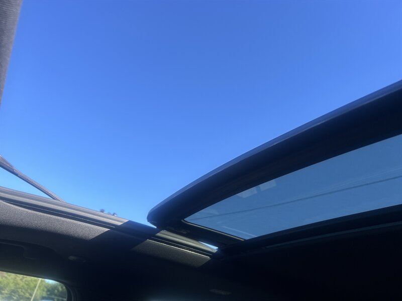 2022 Jeep Grand Cherokee L Overland - Photo 37 - Cleveland, GA 30528