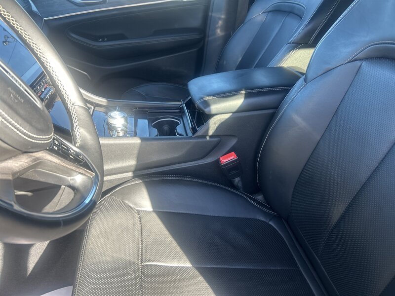 2022 Jeep Grand Cherokee L Overland - Photo 21 - Cleveland, GA 30528
