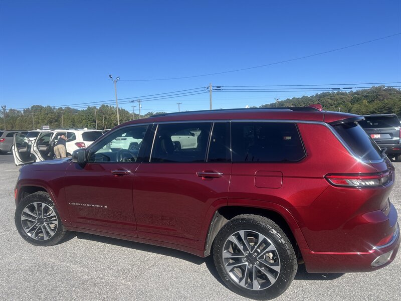 2022 Jeep Grand Cherokee L Overland - Photo 3 - Cleveland, GA 30528