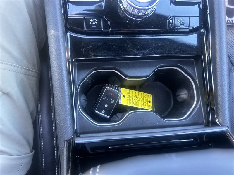 2022 Jeep Grand Cherokee L Overland - Photo 31 - Cleveland, GA 30528