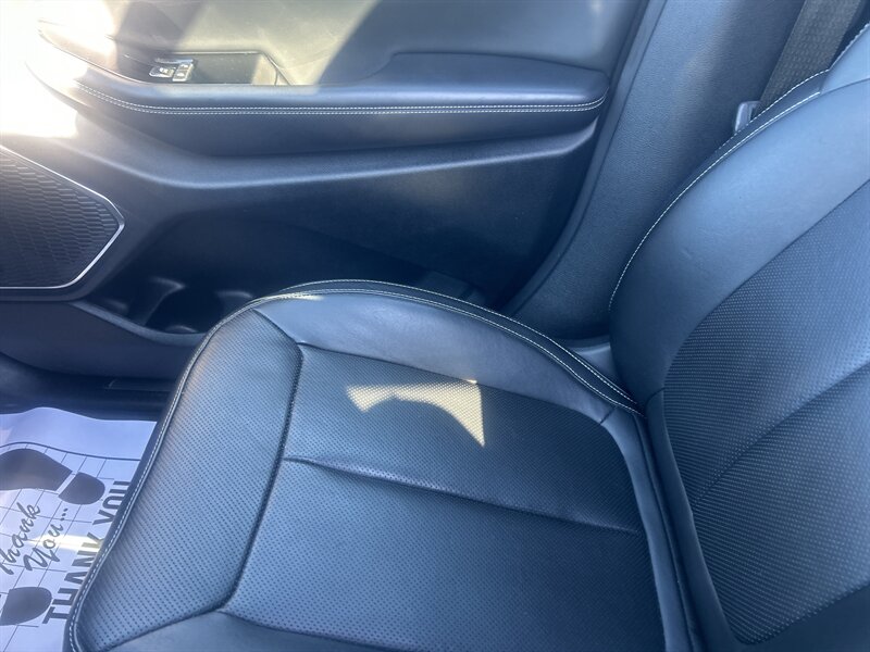 2022 Jeep Grand Cherokee L Overland - Photo 35 - Cleveland, GA 30528