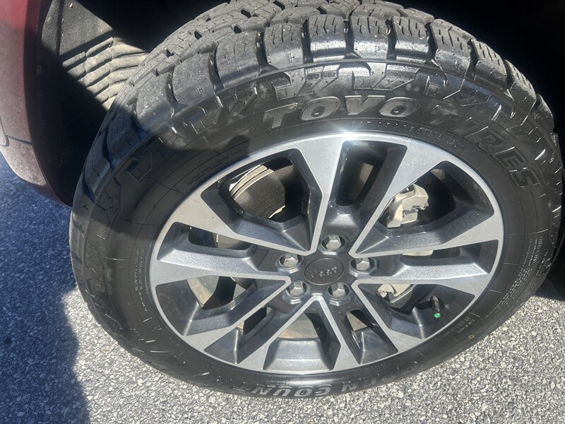 2022 Jeep Grand Cherokee L Overland - Photo 12 - Cleveland, GA 30528