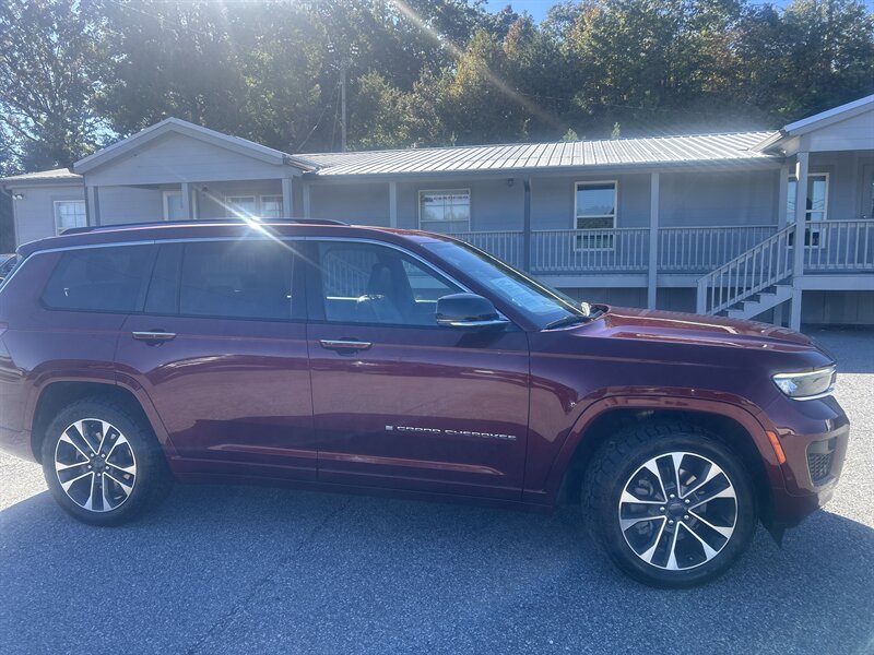 2022 Jeep Grand Cherokee L Overland - Photo 8 - Cleveland, GA 30528
