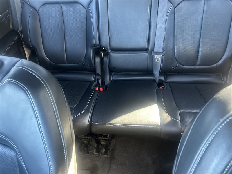 2022 Jeep Grand Cherokee L Overland - Photo 39 - Cleveland, GA 30528