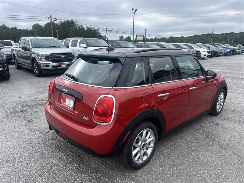 2016 MINI Hardtop 4 Door Cooper - Photo 6 - Cleveland, GA 30528