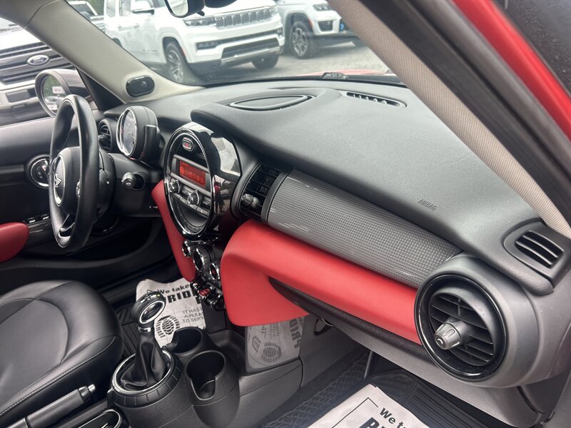2016 MINI Hardtop 4 Door Cooper - Photo 56 - Cleveland, GA 30528
