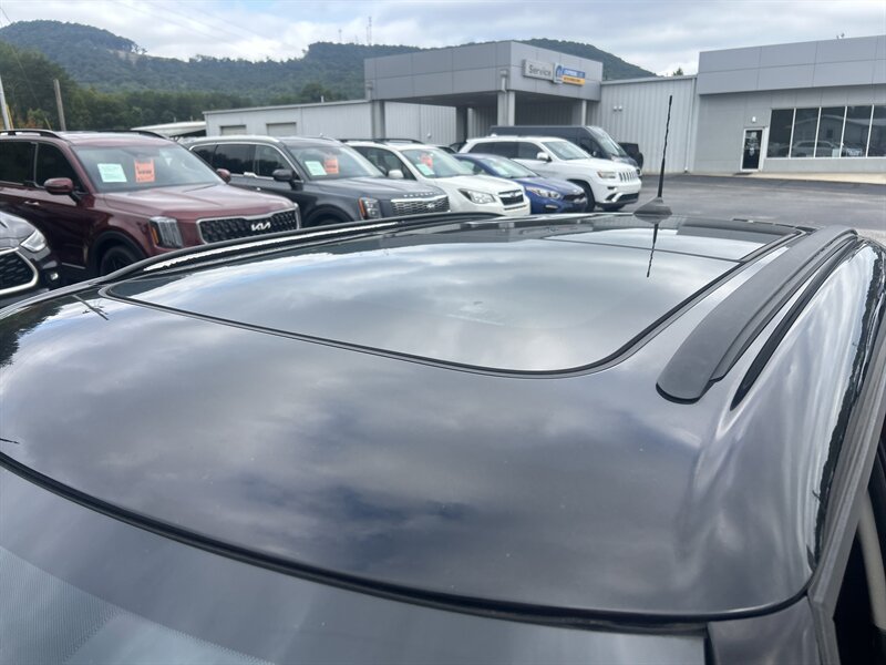 2016 MINI Hardtop 4 Door Cooper - Photo 13 - Cleveland, GA 30528