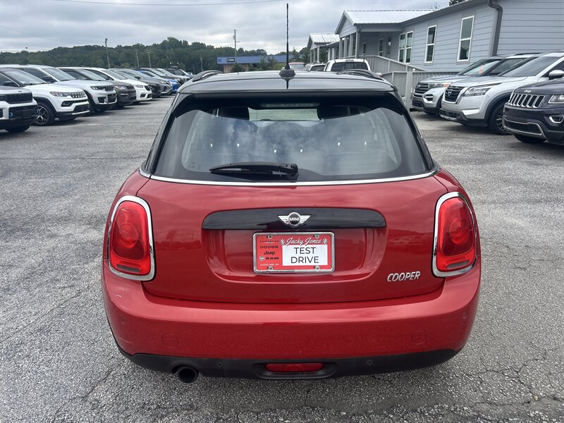 2016 MINI Hardtop 4 Door Cooper - Photo 5 - Cleveland, GA 30528