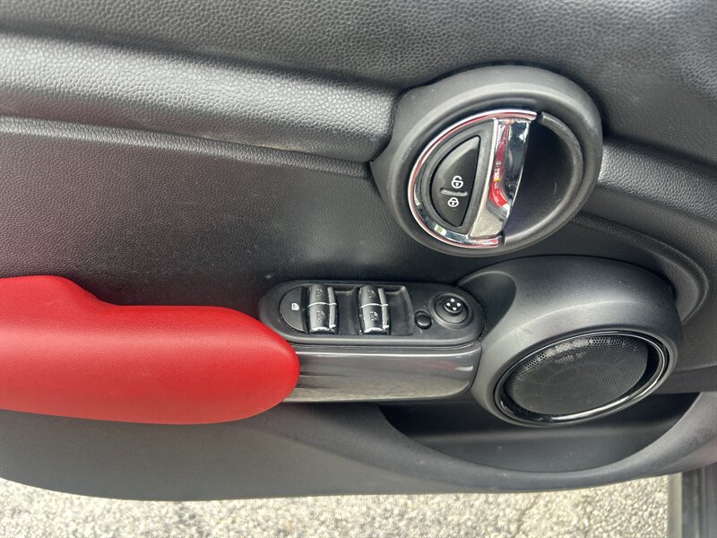 2016 MINI Hardtop 4 Door Cooper - Photo 14 - Cleveland, GA 30528