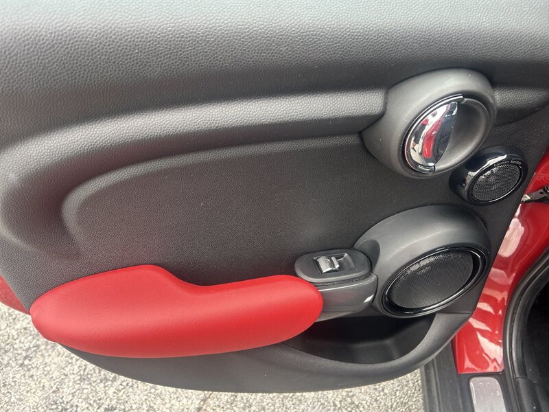 2016 MINI Hardtop 4 Door Cooper - Photo 39 - Cleveland, GA 30528