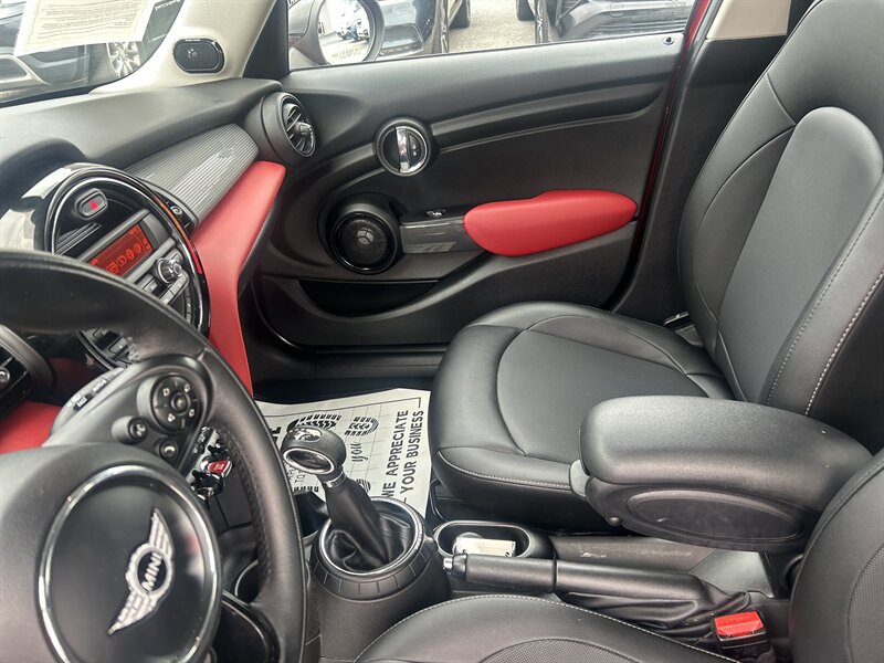 2016 MINI Hardtop 4 Door Cooper - Photo 18 - Cleveland, GA 30528
