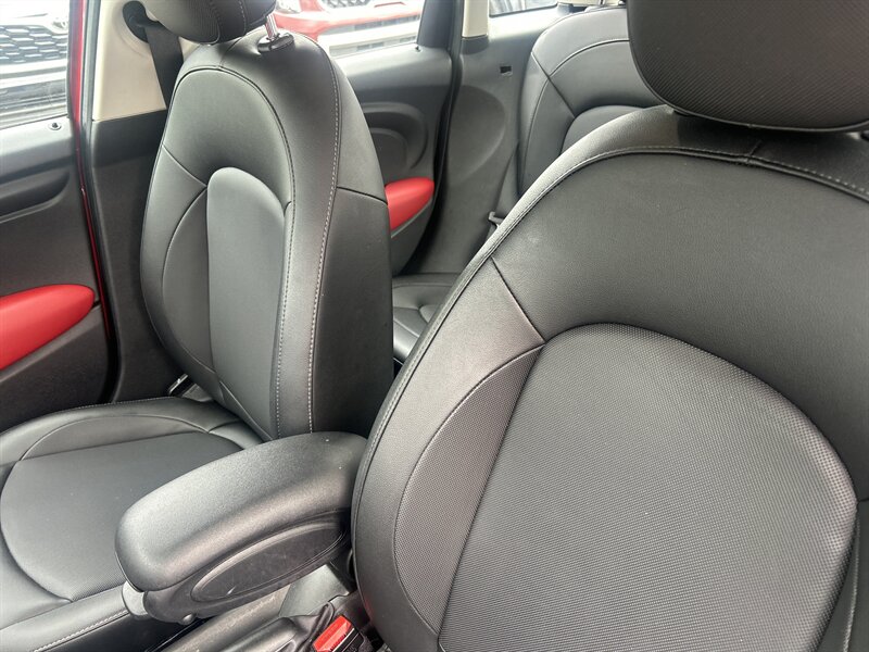 2016 MINI Hardtop 4 Door Cooper - Photo 4 - Cleveland, GA 30528