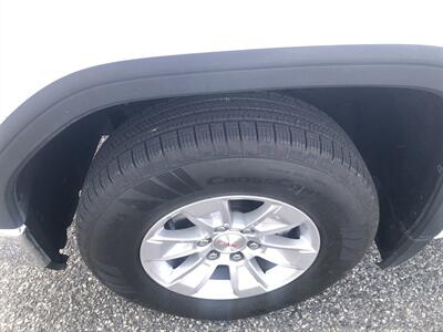 2019 GMC Sierra 1500 SLE   - Photo 10 - Cleveland, GA 30528